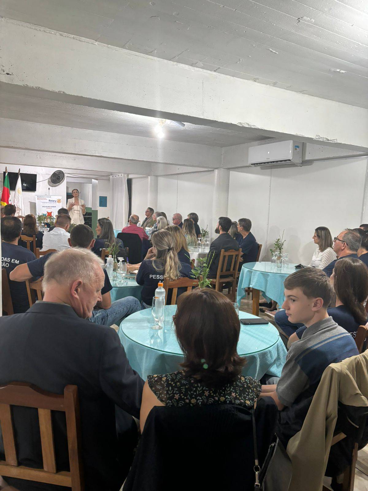 Na imagem, a palestrante Patrícia Bender.