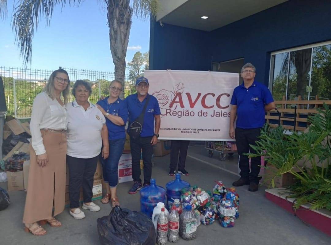 AVCC de Jales recebeu a doação de tampas plásticas e lacres de alumínio do Rotary Club de Jales - Grandes Lagos e da Casa da Amizade