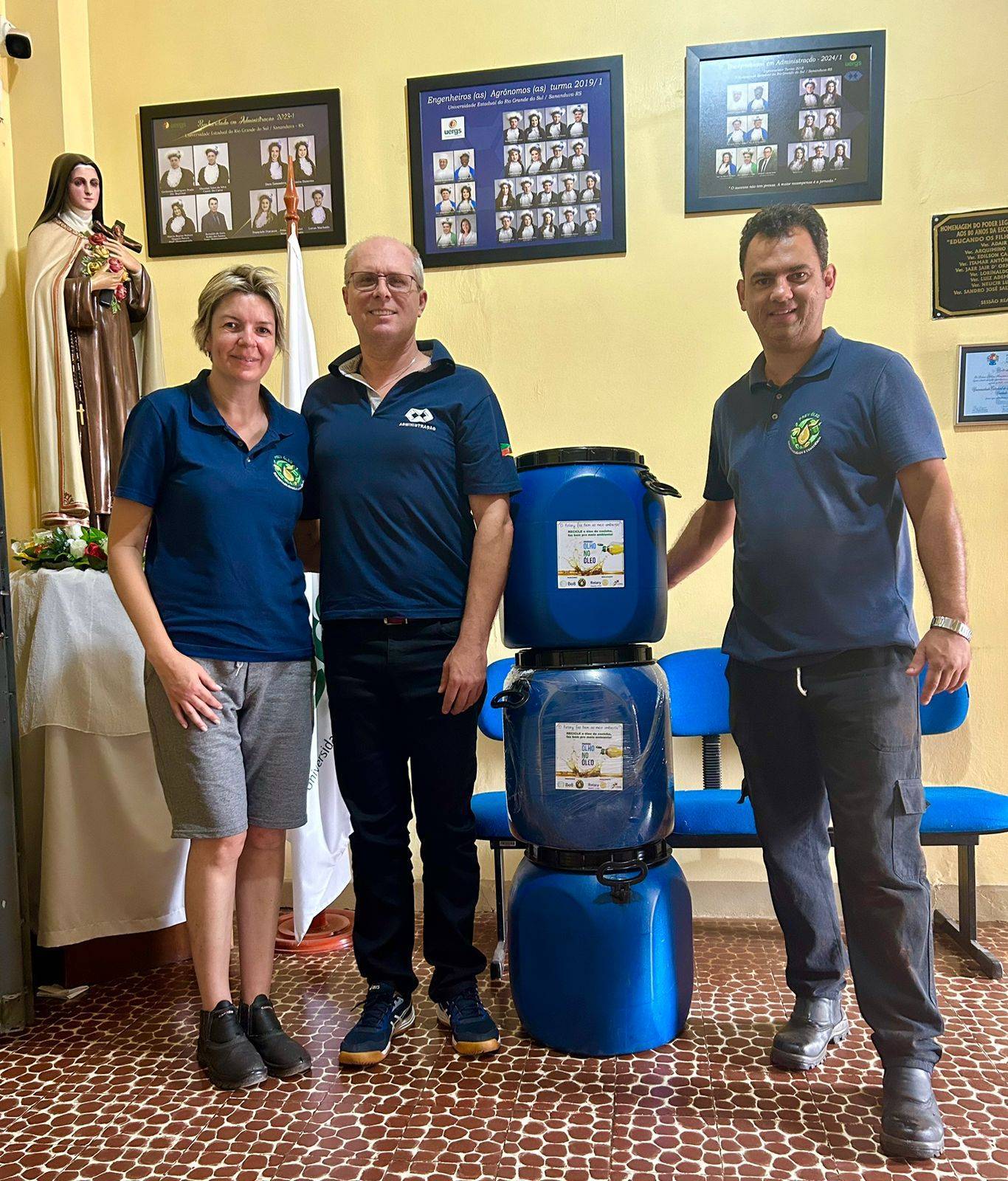 Entrega Bombonas para coleta òleo de Cozinha..