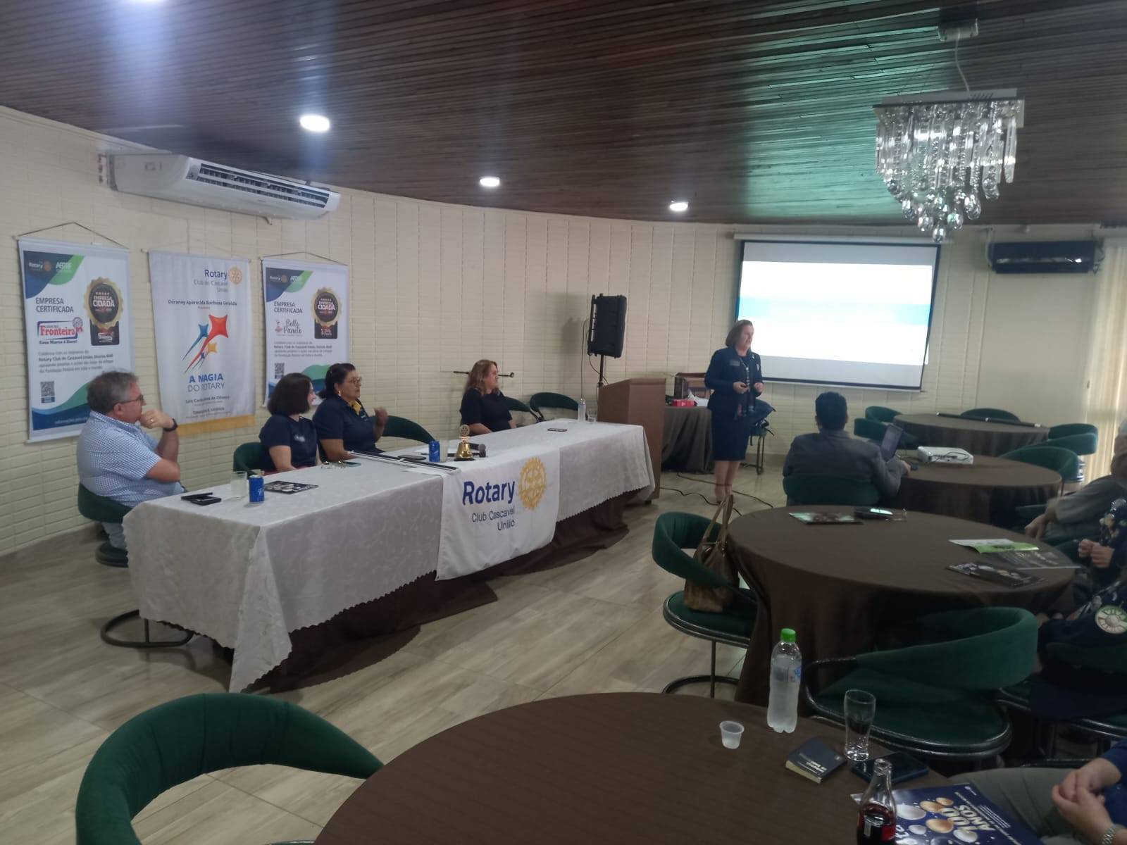 Palestra sobre  Fundação Rotária encerrou mês de novembro no R.C.de Cascavel-União