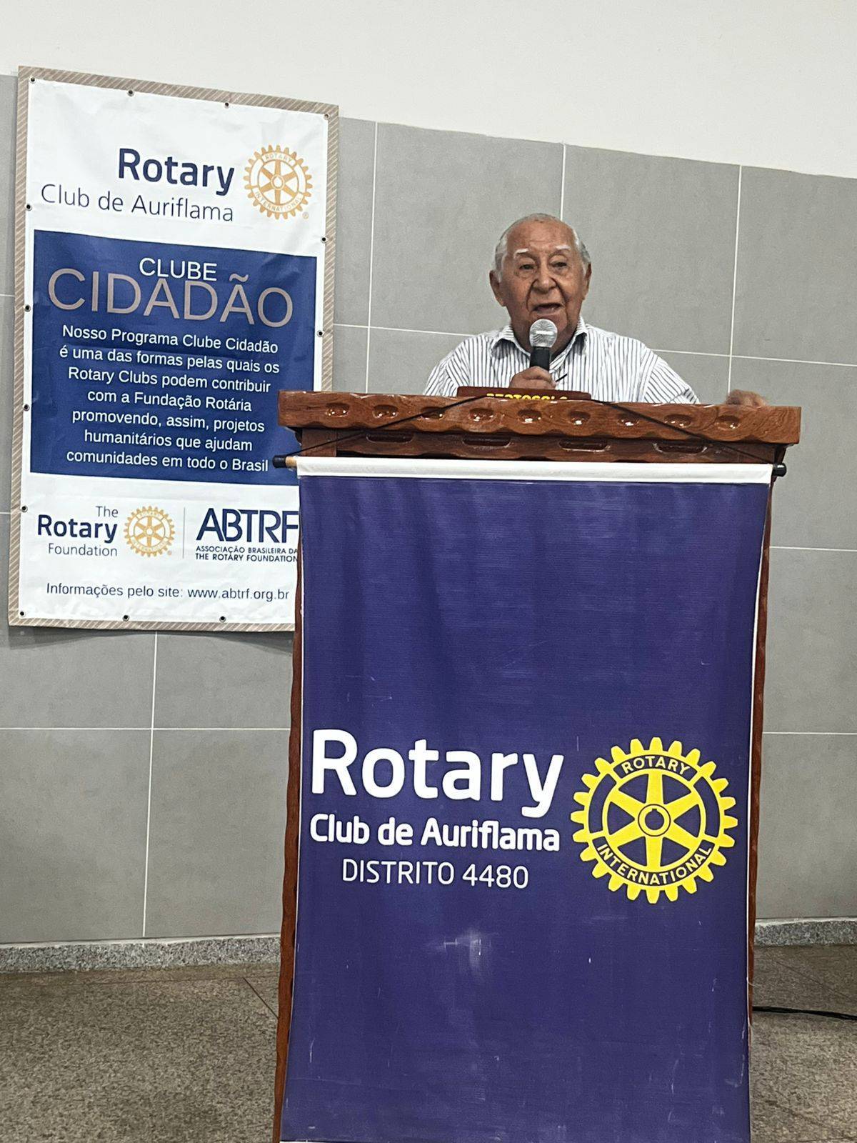 Rotary Club de Monte Aprazível homenagea o companheiro Rotariano Odécio Junqueira