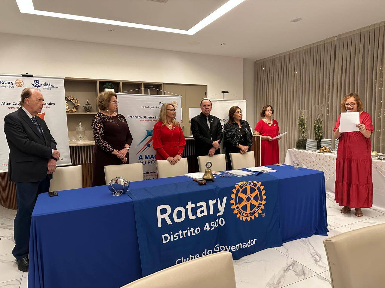 mesa oficial de abertura da visita