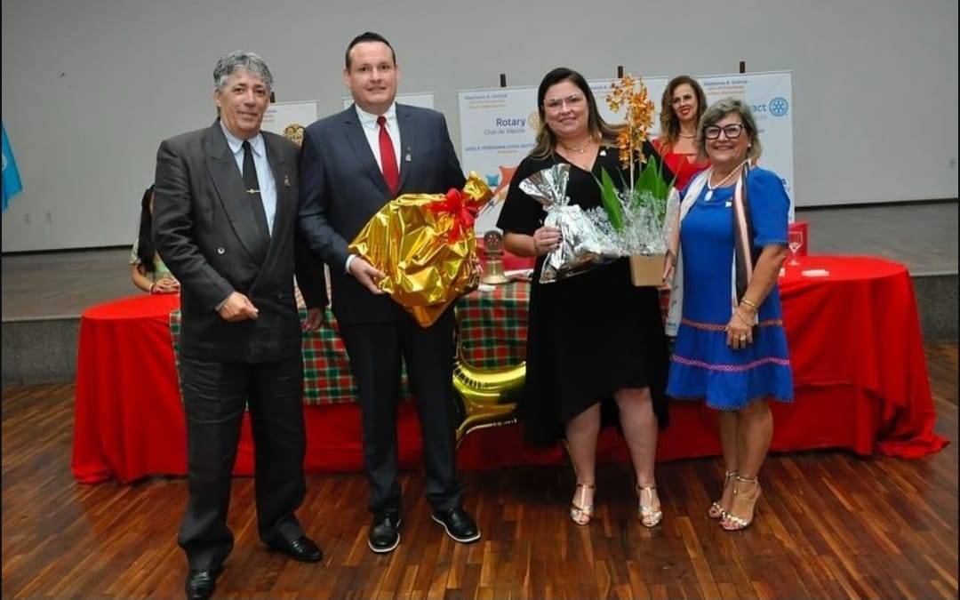 Rotary Club de Itápolis realiza Festiva de Natal e empossa novos membros Mário Soares de Almeida Filho e Vívian Guedes Cavicchiolli de Almeida