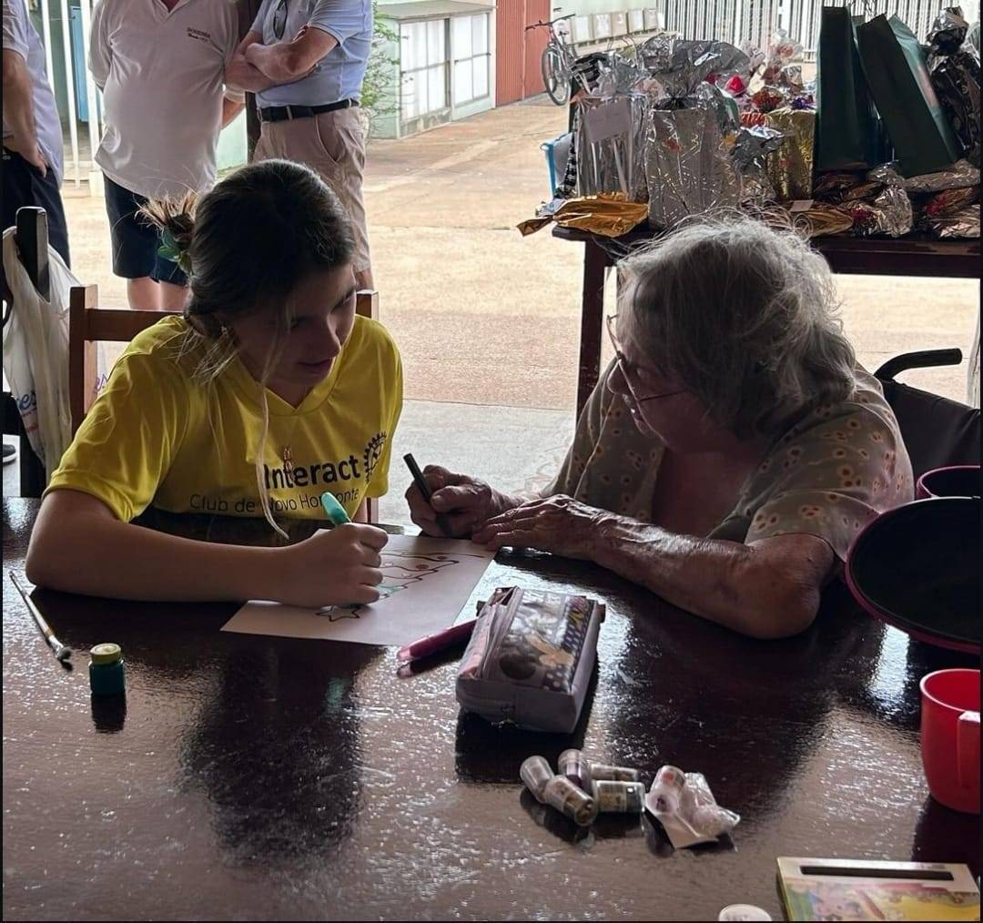 Rotary Club de Novo Horizonte em parceria com o Interact Club de Novo Horizonte levou alegria ao Lar da Velhice
