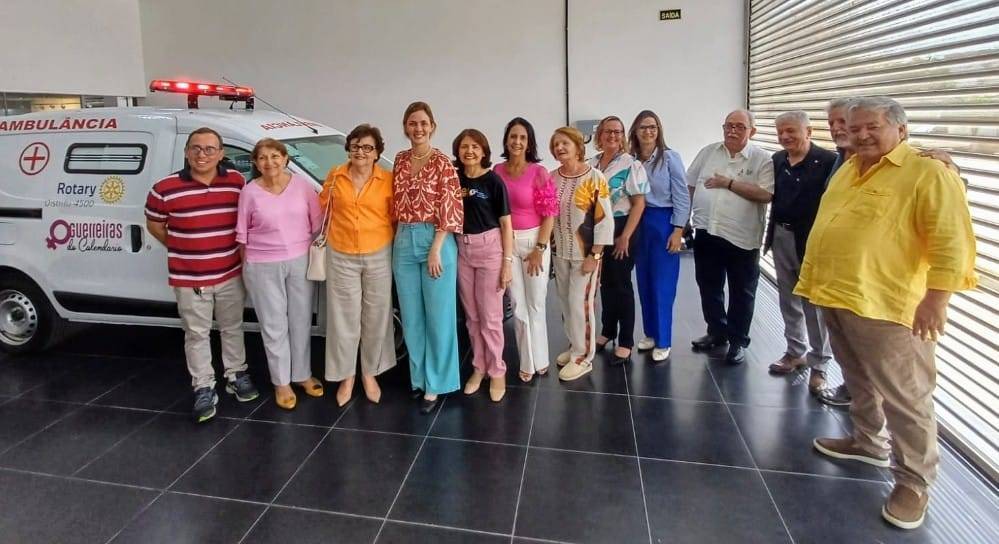 Doação ambulância para HEMOPE pelo Rotary Club Casa Amarela