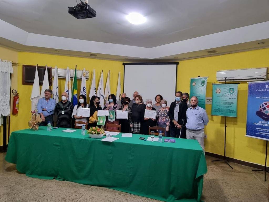 HOMENAGEM A PROFISSIONAIS.