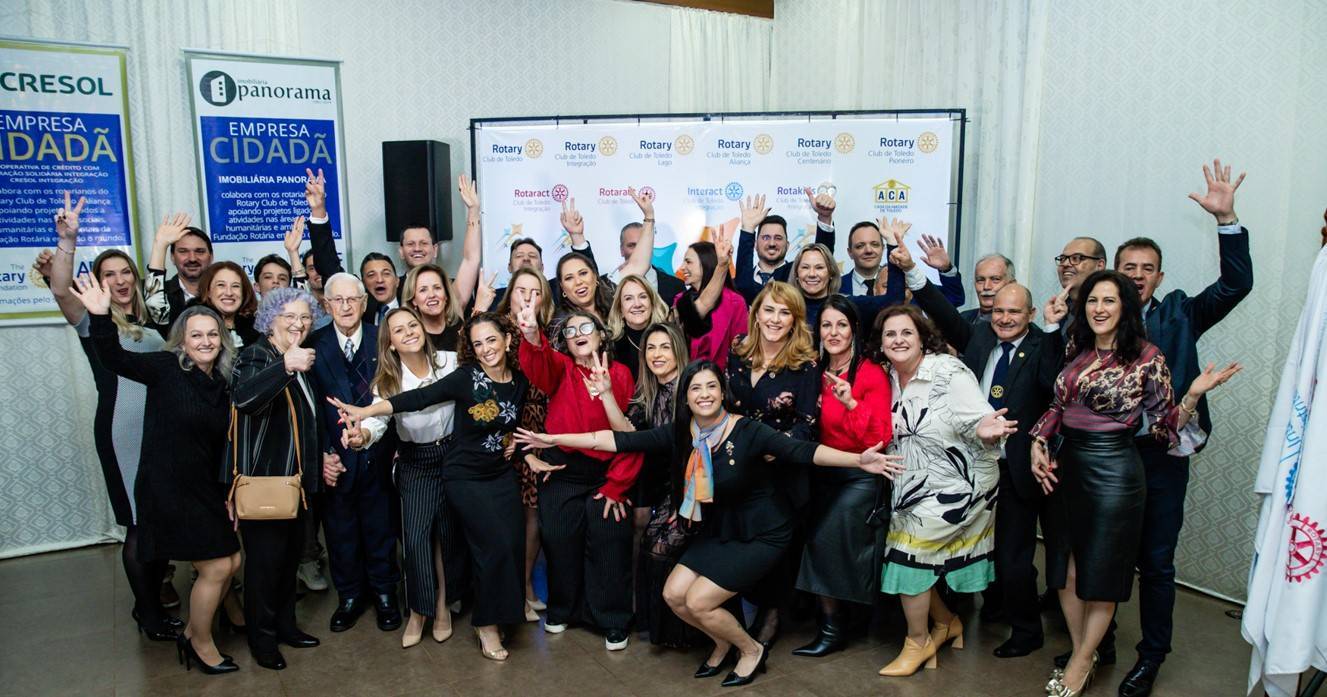 Companheiros e amigos na transmissão de posse e conselho diretor 