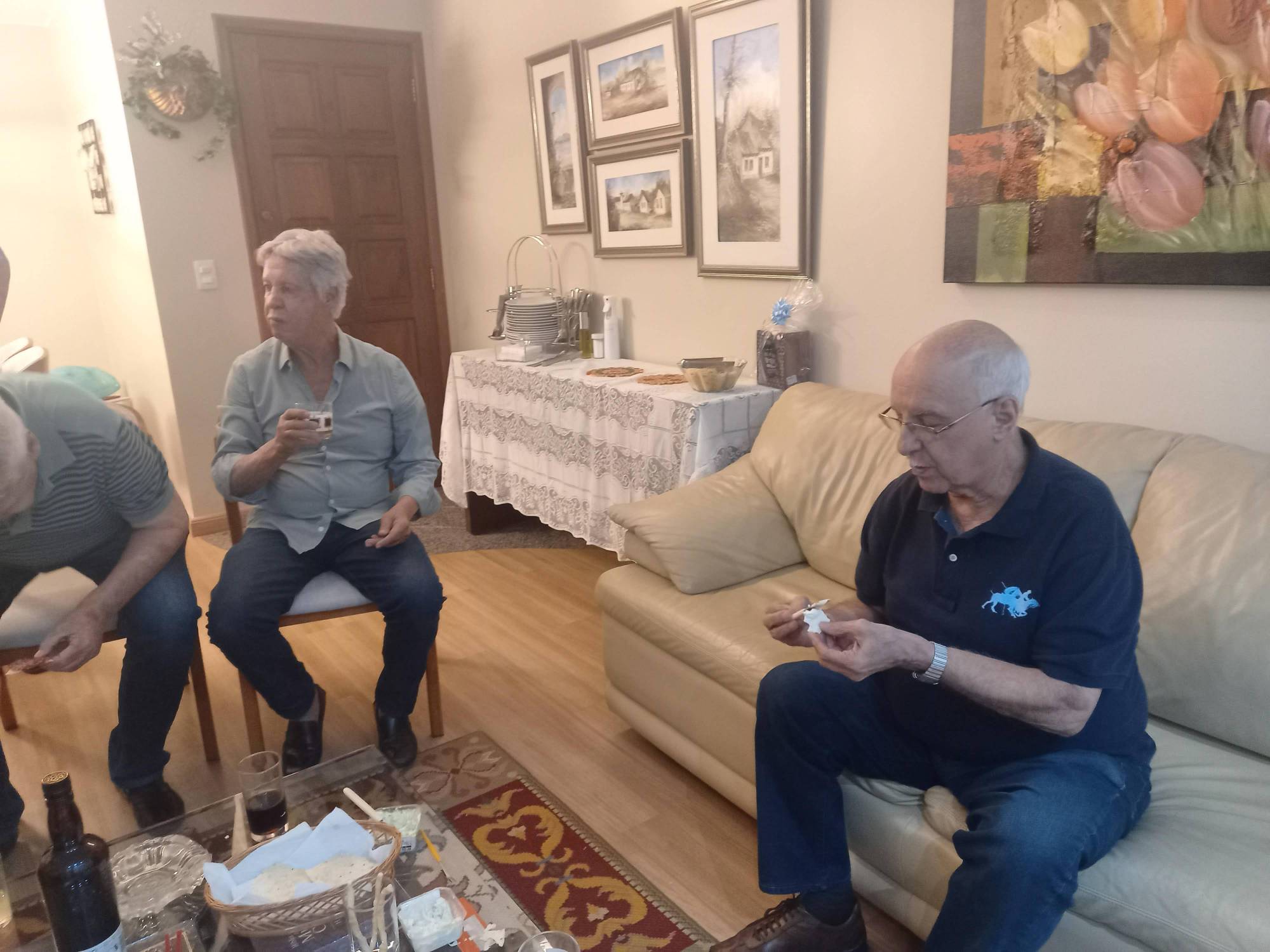 REUNIÃO SEGUIDA DE COMPANHEIRISMO EM RESIDÊNCIA DE CASAL ASSOCIADOS DO CLUBE.