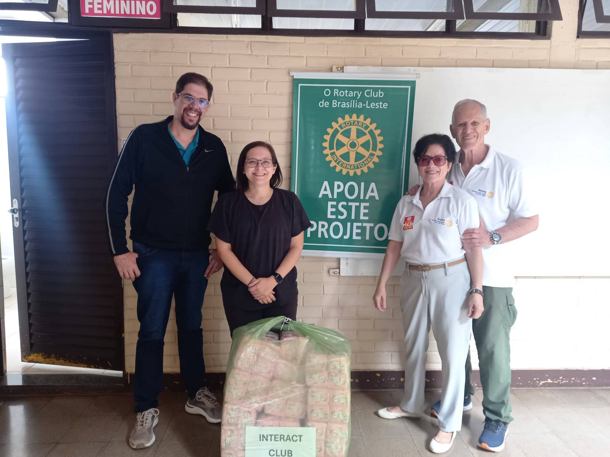 DOAÇÃO DE ABSORVENTES. ESCOLA CELAN.