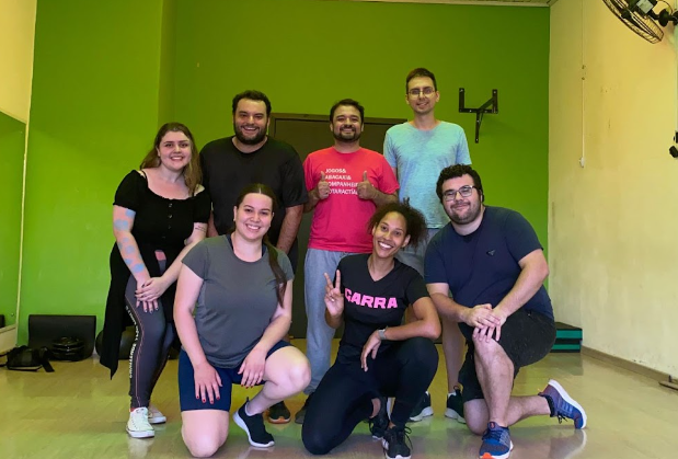 Associados e convidados realizaram oficina de dança ministrada pela profª Kamilla, do Garra Studio Personal.