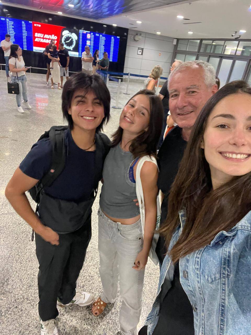 Em 28/12/2024,chega no Aeroporto Salgado Filho o querido Dani,Daniel Eduardo Tirado Herrera que fez intercâmbio em 2023-2024,e volta a Jaguarão ,cidade onde rotarianos e amigos o acolhem.Daniel é uma amizade que o PIJ nos proporciona. Seja bem-vindo Daniel,o Rotary Club de Jaguarão saúda através do Inbound Maurício Dutra e a intercambista -interactiana do Interact Club de Jaguarão,Laura Dutra .