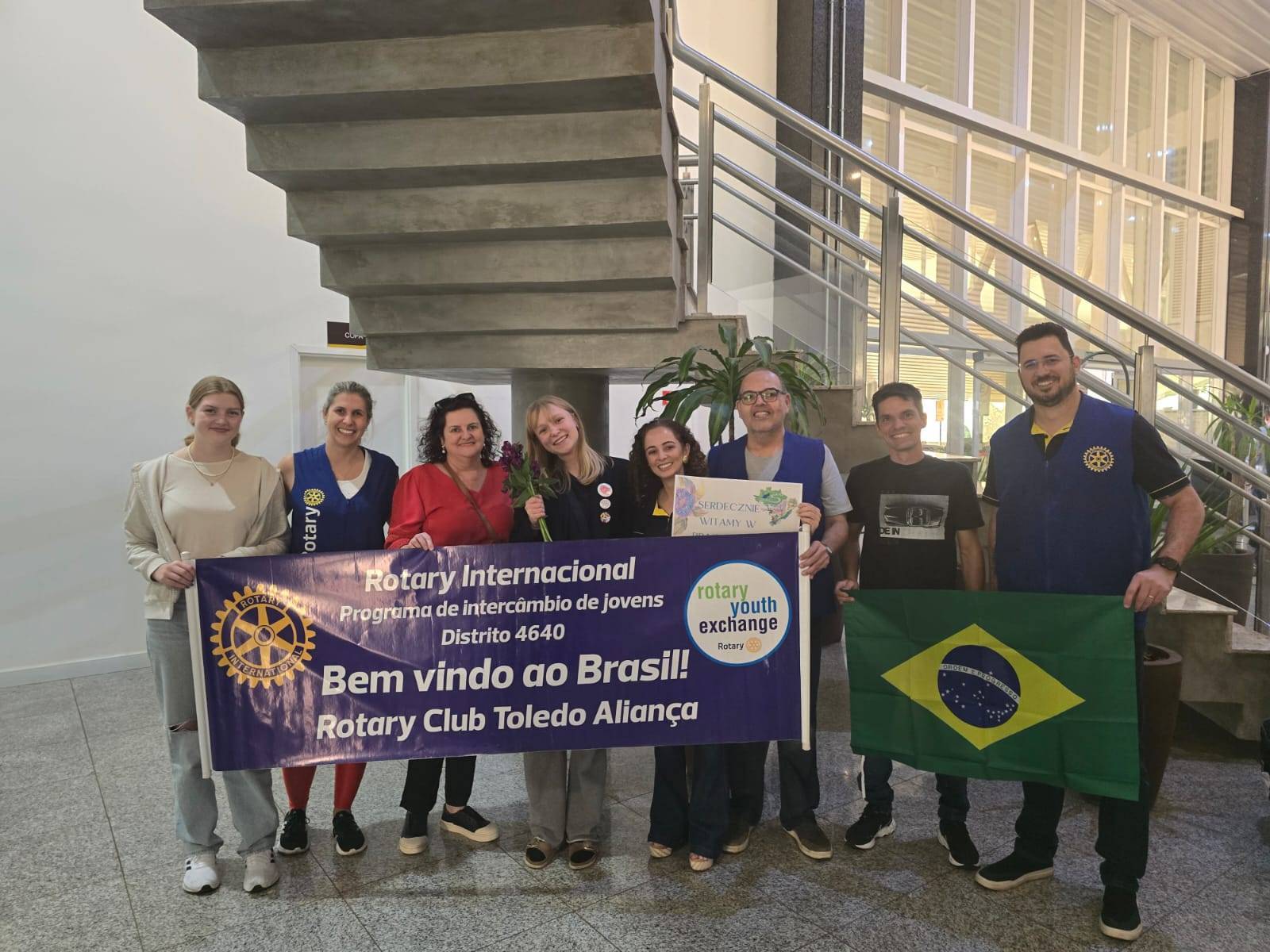 Ida foi recepcionada pelo Presidente do Clube Diego Galante e os pais Paula e Maicon que serão sua primeira residência. 