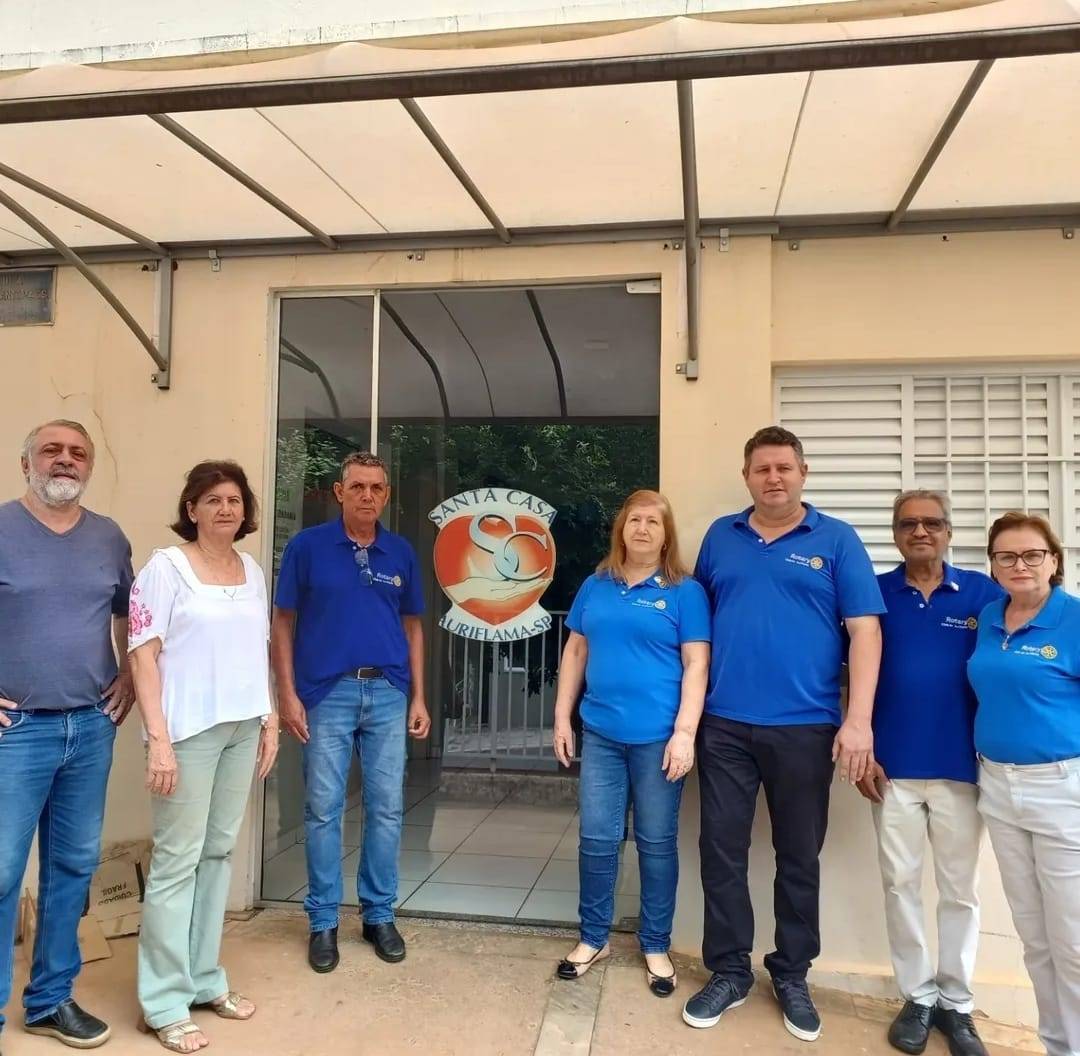 Rotary Club de Auriflama fez a entrega da doação de 02 carros maca Flower, com elevação de leito, para a Santa Casa de Misericórdia de Auriflama