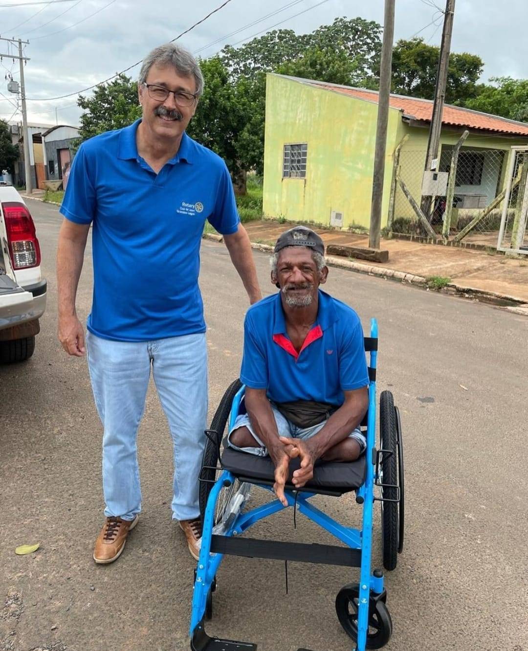Rotary Club de Jales - Grandes Lagos doam 60 cadeiras de rodas do Programa Mobilidade para todos