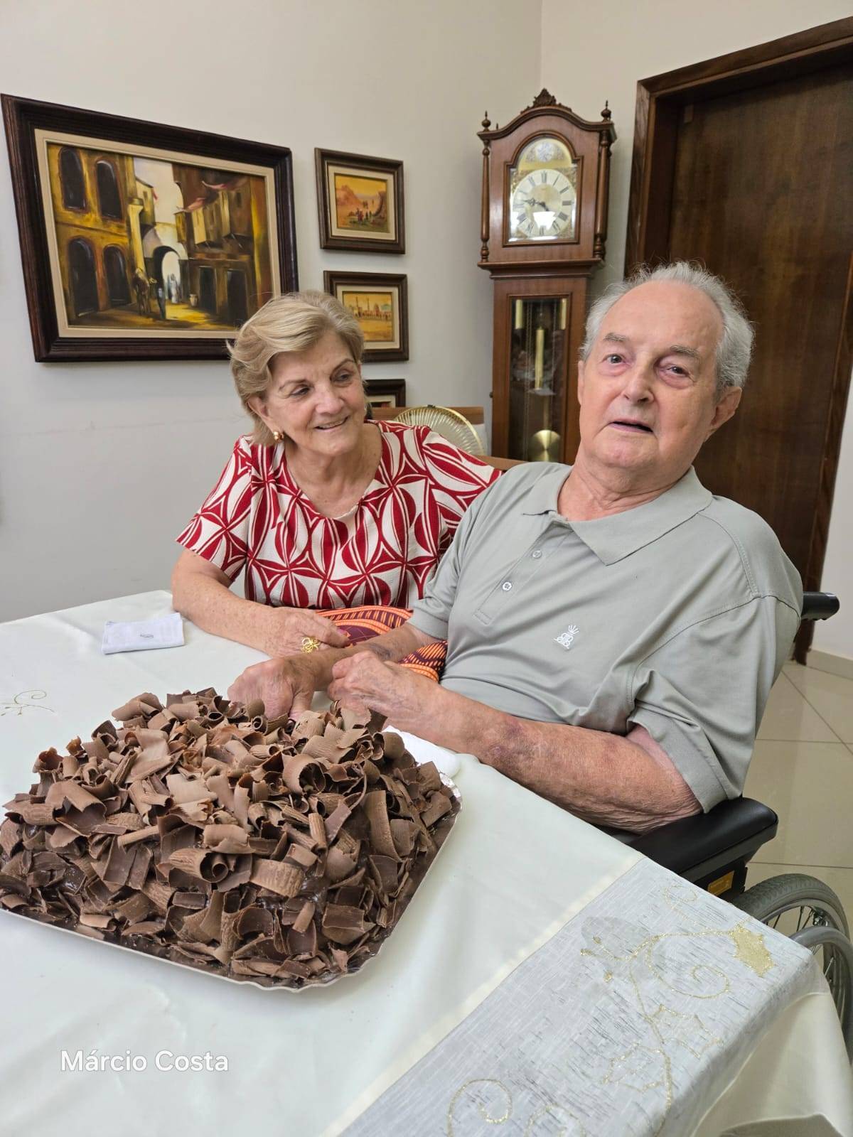 Rotary Club de Catanduva Comemora Aniversário de Beninho com Reunião Festiva