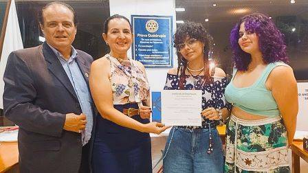 Entrega da carta do Rotary International, de reativação do Interact Club, foi realizada em reunião ordinária em Vera Cruz