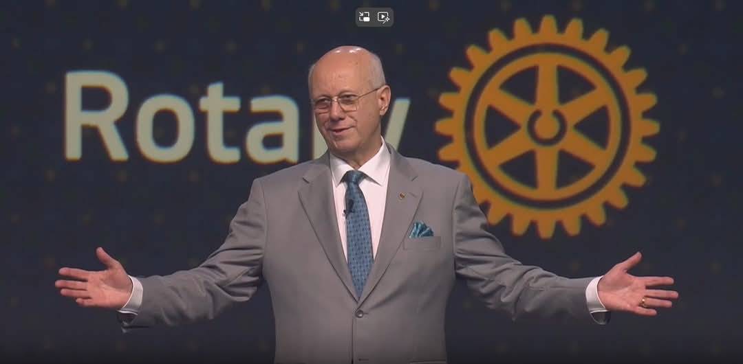 Assista ao discurso do próximo Pres. do Rotary, Mário César Martins de Camargo