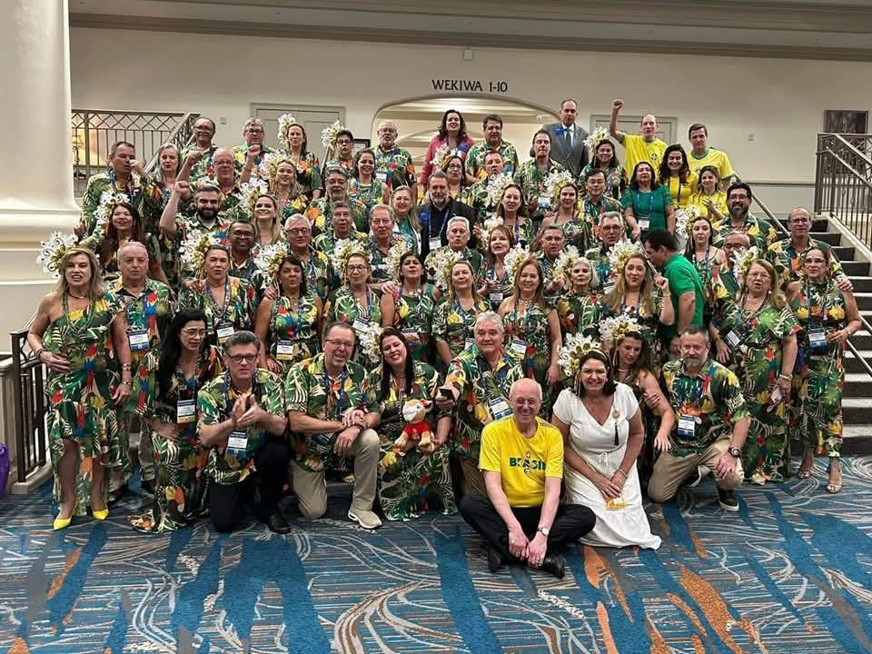 Rotary Imagem Pública Brasil Registra Momento com Todos os Governadores Eleitos do Brasil e Presidente Eleito do Rotary International