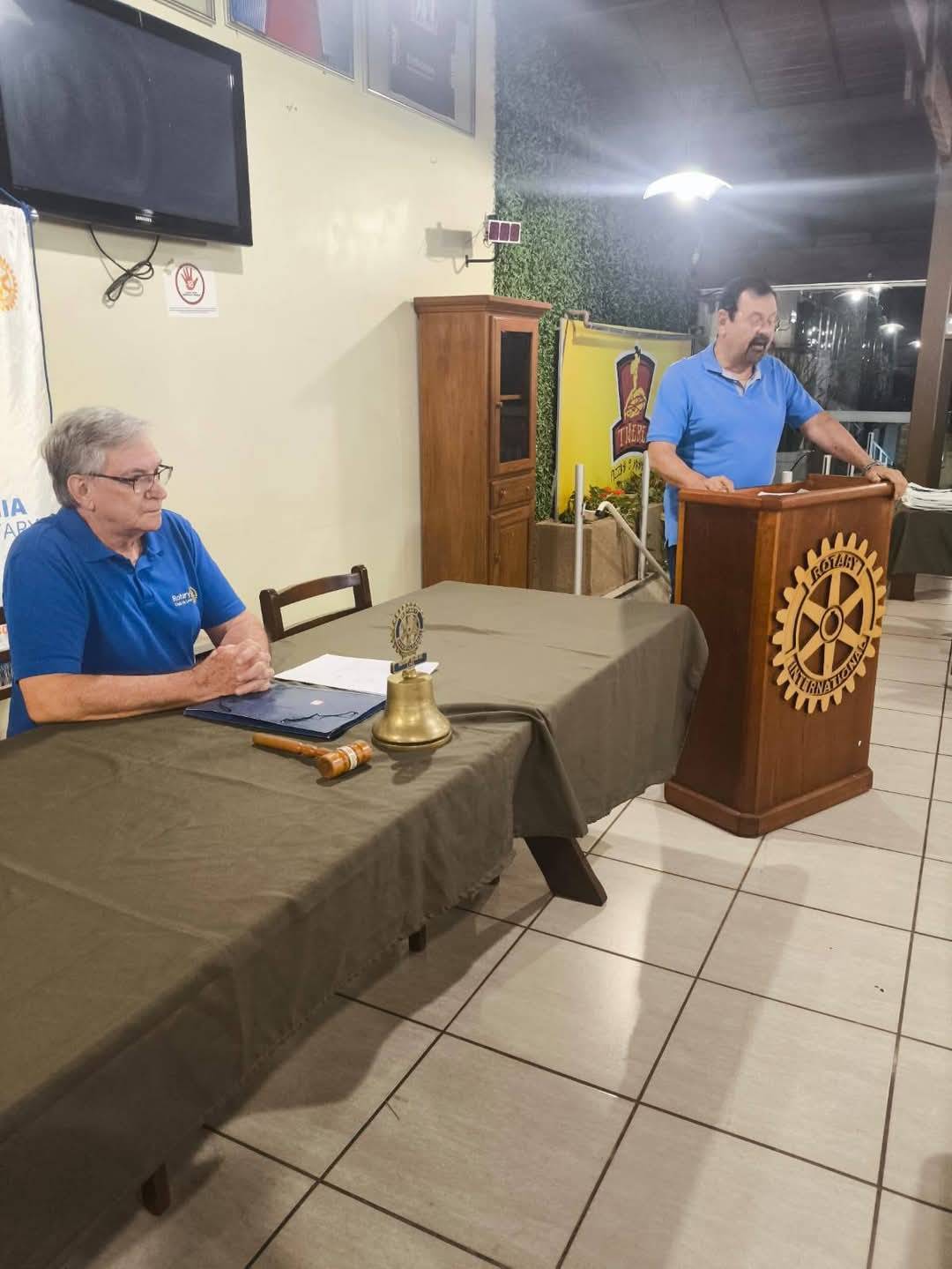 Rotary Club de Lins Realiza Reunião Ordinária e Presta Homenagem Póstuma ao Governador João Batista Queiroz