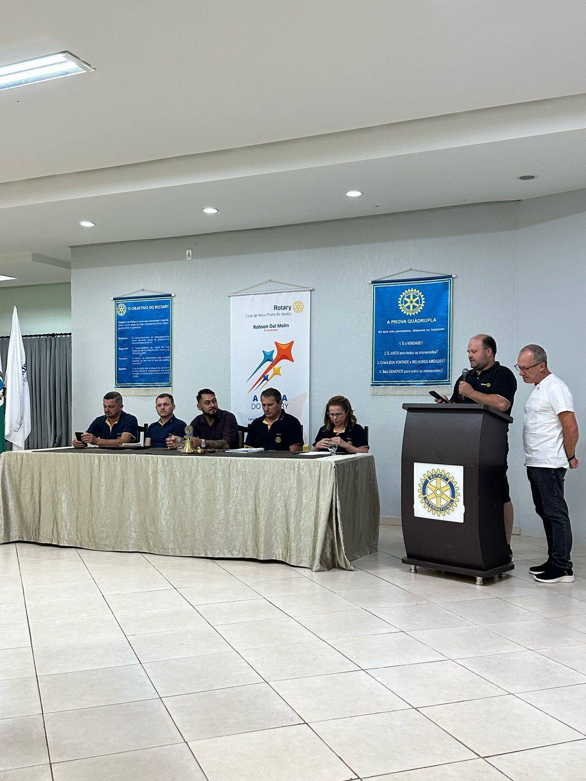 Nosso GA Flavio Couss explicando sobre o evento Sun Never Sets in Rotary 