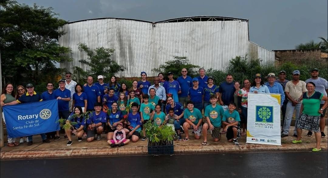 Rotary Club de Santa Fé do Sul realiza plantio de 120 mudas de árvores em comemoração aos 120 anos do Rotary International