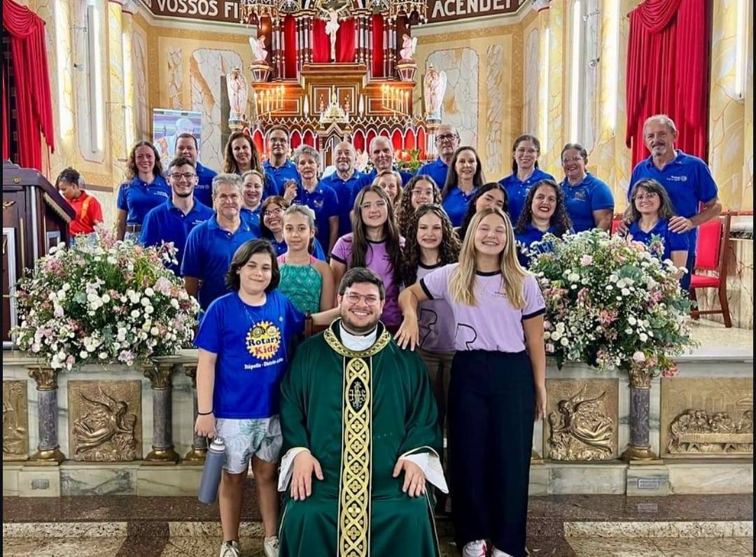 Rotary Club de Itápolis celebra os 120 anos de Rotary International