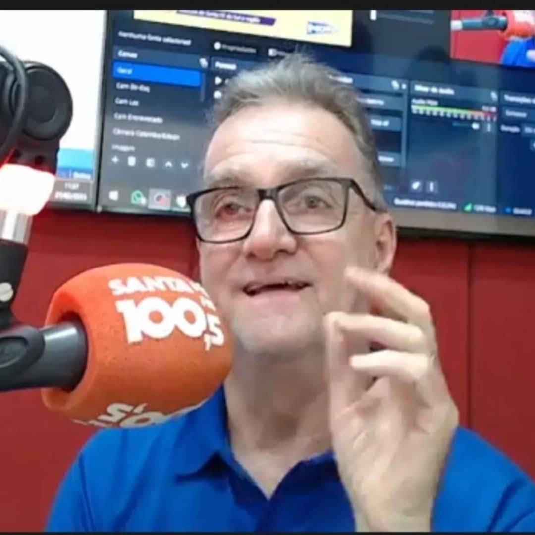 Pres. Wilson Pereira do Rotary Club de Santa Fé do Sul realiza entrevista na Rádio Santa Fé FM 100,5