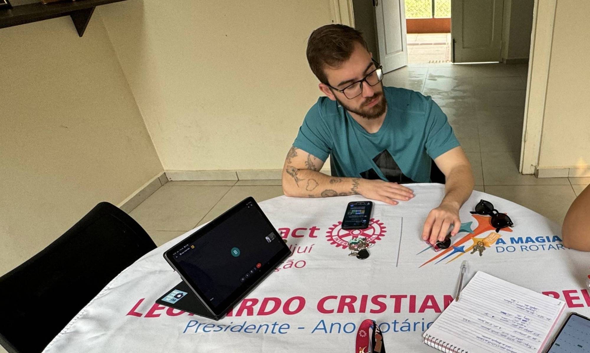 Presidente do XV Dia do Profissional durante o encontro.