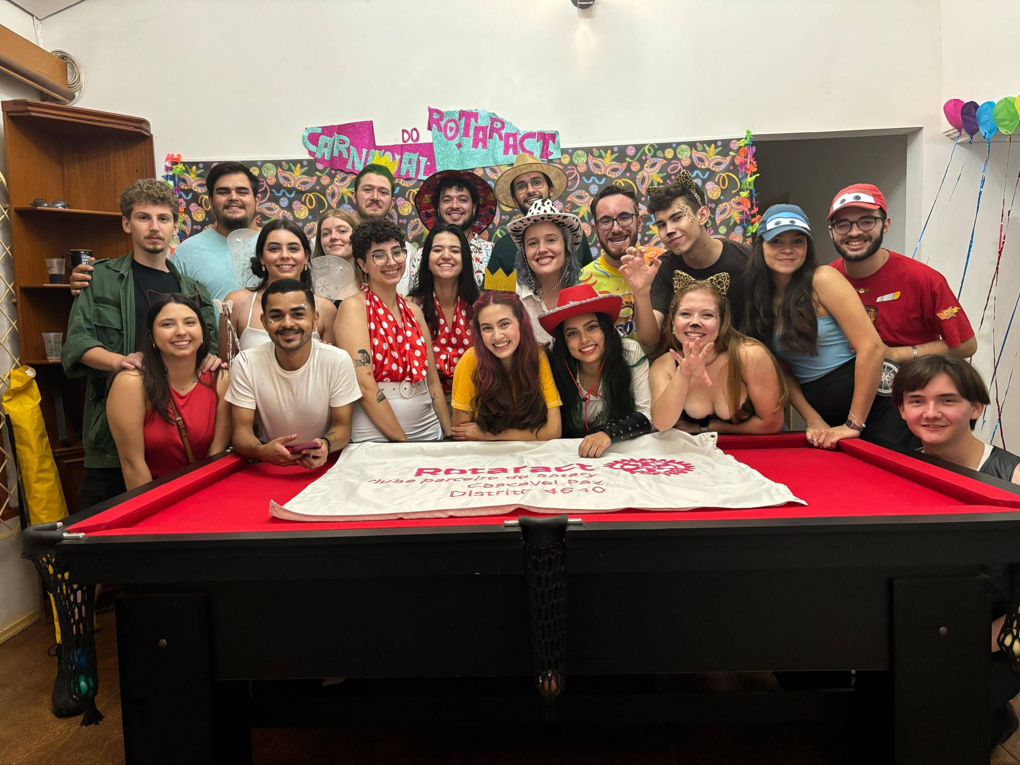 Membros do Rotaract Club de Cascavel-Paz 