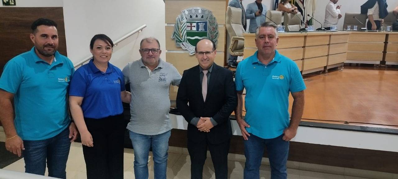 Presidente Agnaldo, companheiro vereador Domingos Jovelli e os companheiros Carol, Debner e Diego, presentes à sessão
