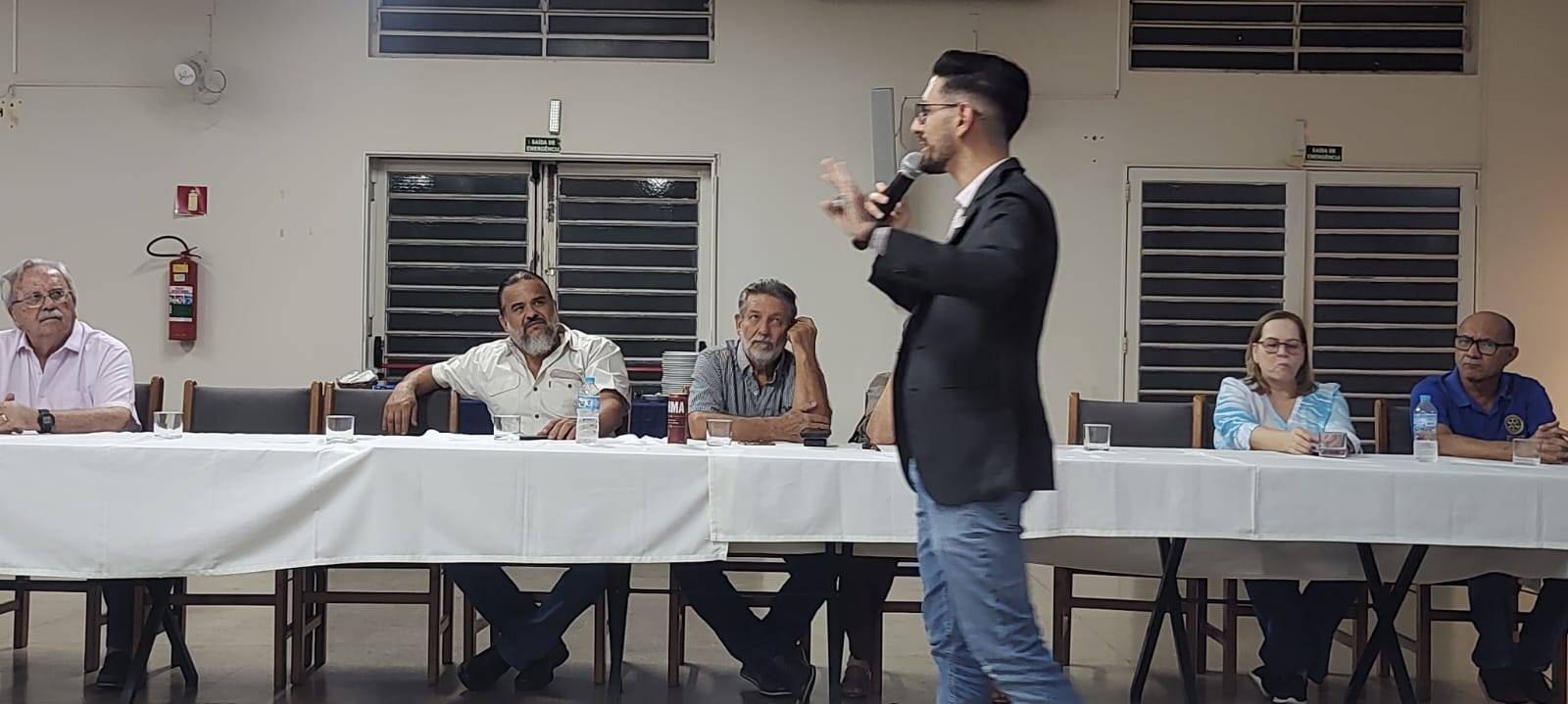 Rotary Club de São José do Rio Preto Norte Realizou Treinamento de Oratória Realizado Pelo Companheiro Rotaractiano João Rafael Carvalho Sé