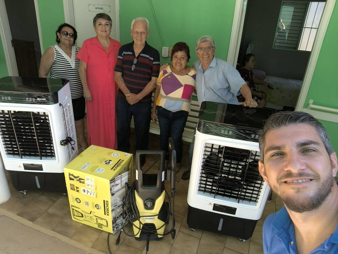 Rotary Club de Araçatuba Bandeirantes - Entrega de Climatizadores e Maquina de Lavar - Abrigo Esmael