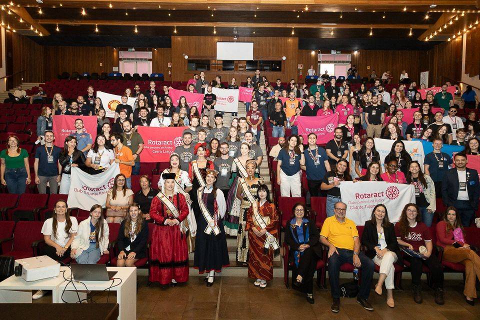 Evento distrital uniu cultura, aprendizado e integração entre clubes