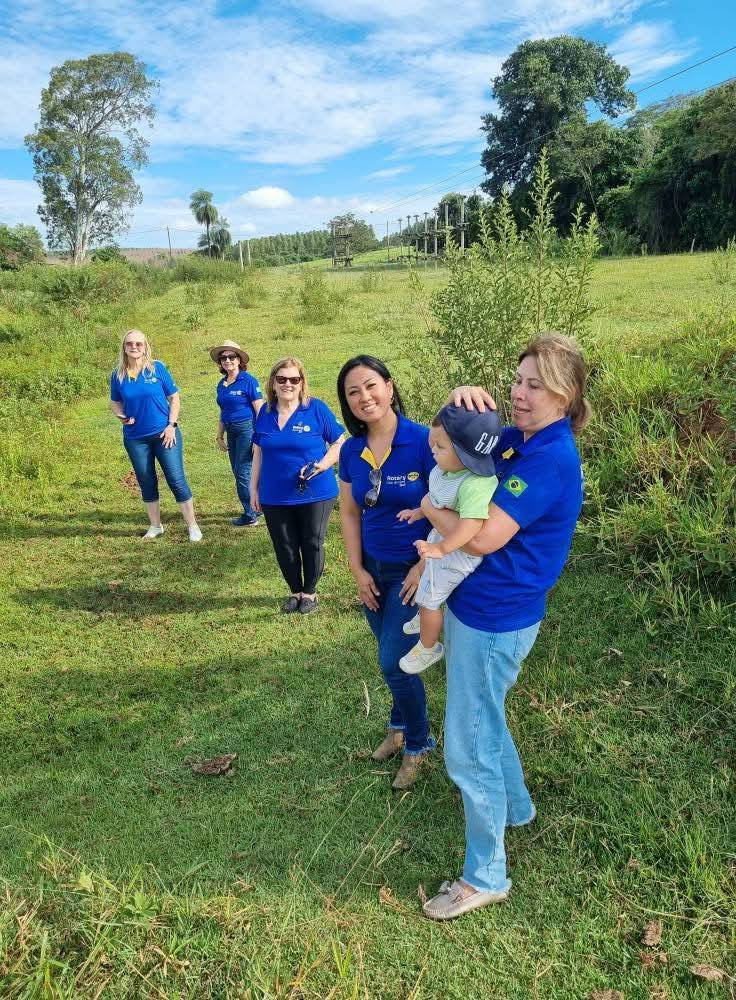 Rotary Club de Lins Sul comemorou o Dia Mundial da Água plantando mudas nativas