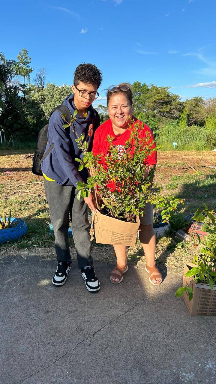 PODEMOS PLANTAR MAIS UMA