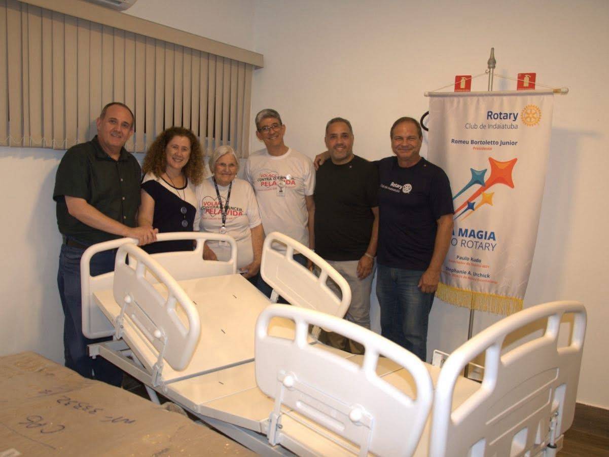 Entrega oficial das camas hospitalares para VOLACC