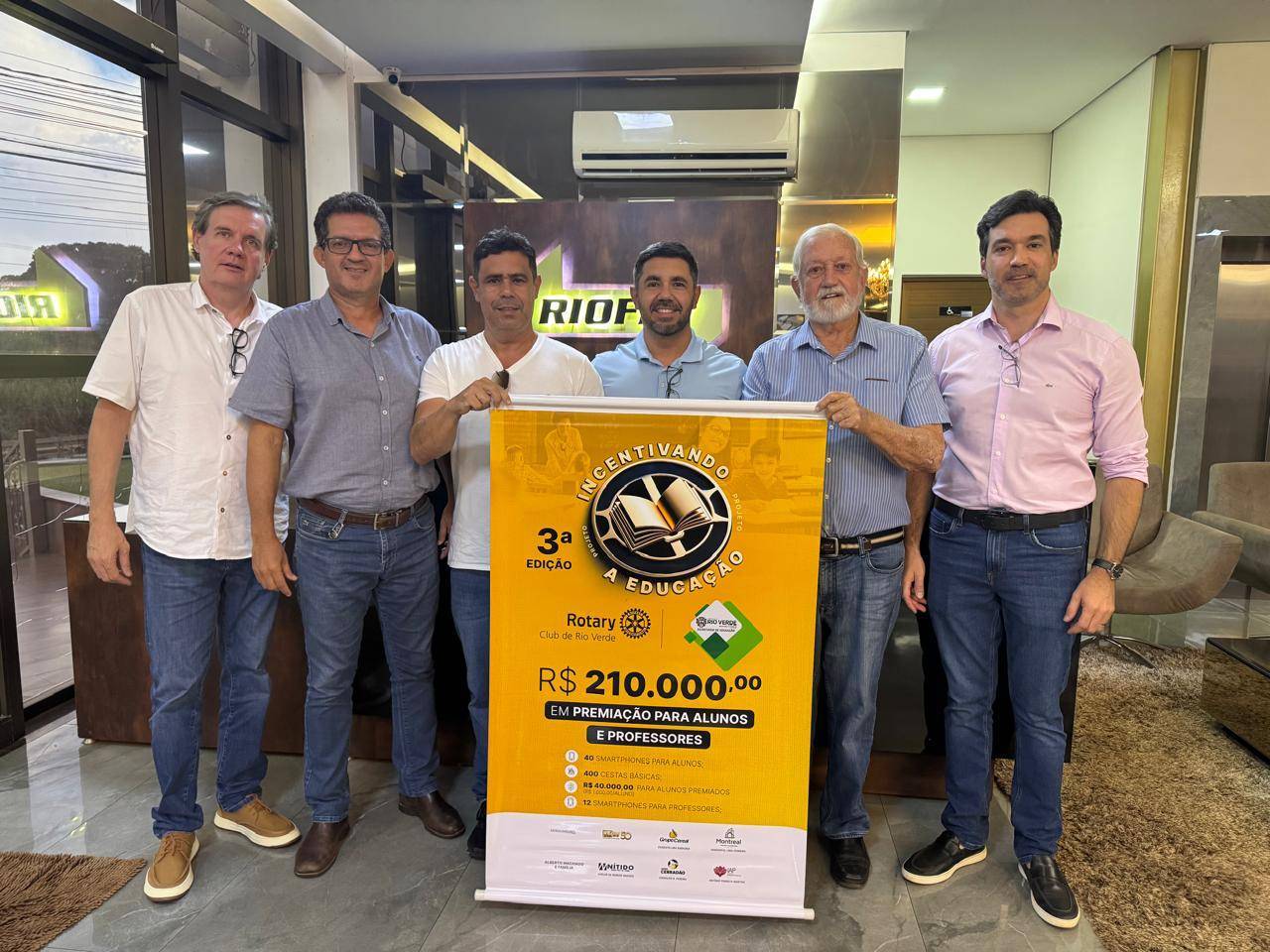 Presidente do RC de Rio Verde e comitiva de companheiros visitaram a empresa RIOFER, nova patrocinadora do projeto ''INCENTIVANDO A EDUCAÇÃO''