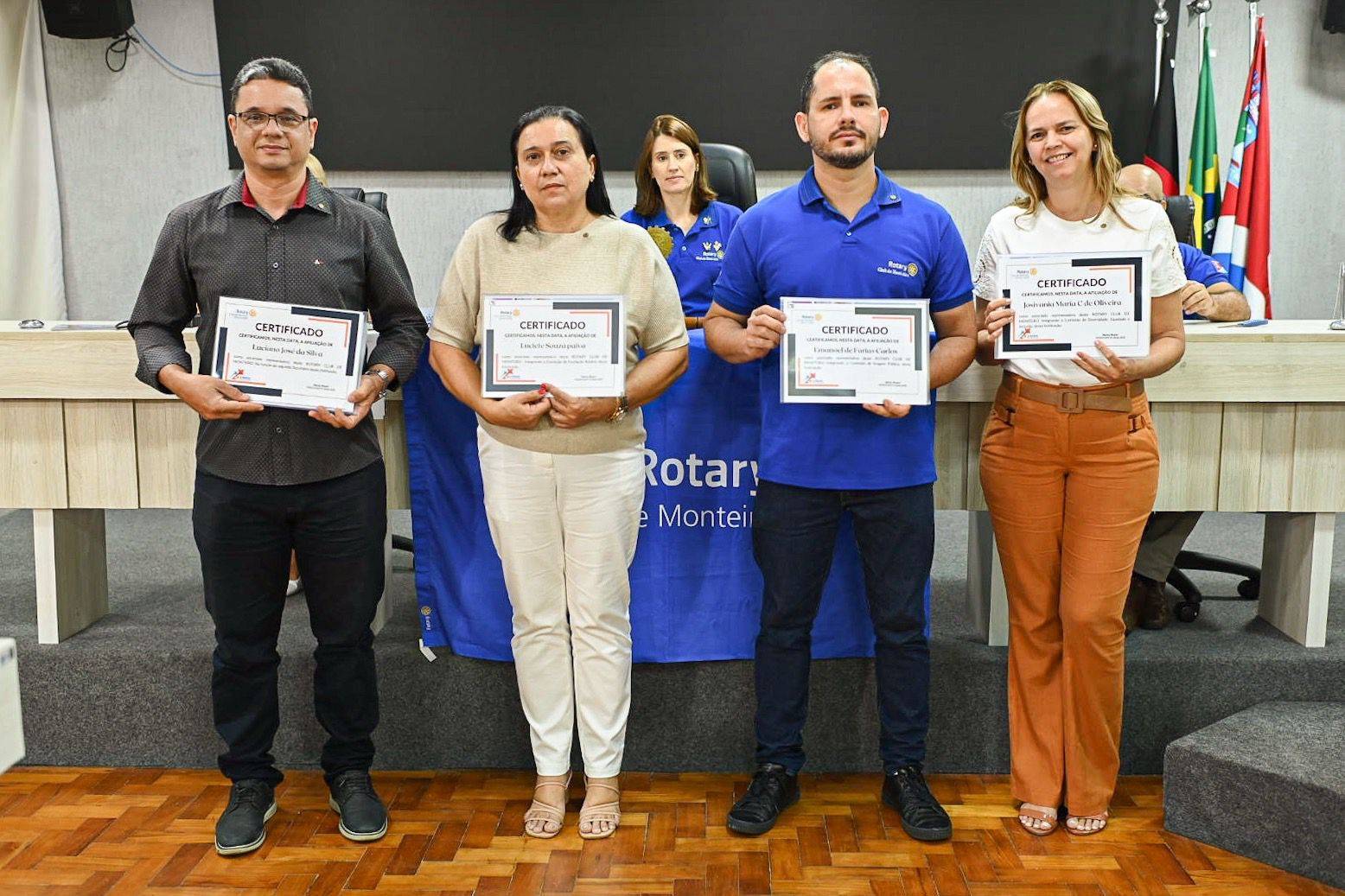 Rotary Club de Monteiro empossa quatro associados