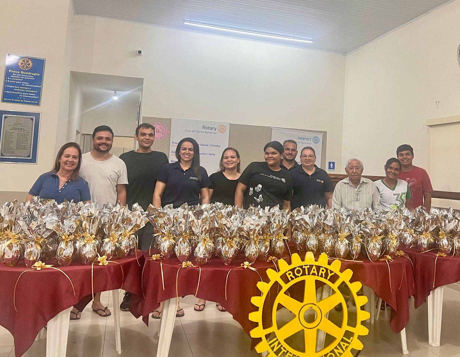 Rotary Club de Monte Aprazível confeccionam ovos de páscoa para jovens carentes