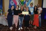 Entrega do cheque de US$10,00 para o Rotary Club de Indaiatuba Inspiração, por ser o clube parceiro com a maior caravana.