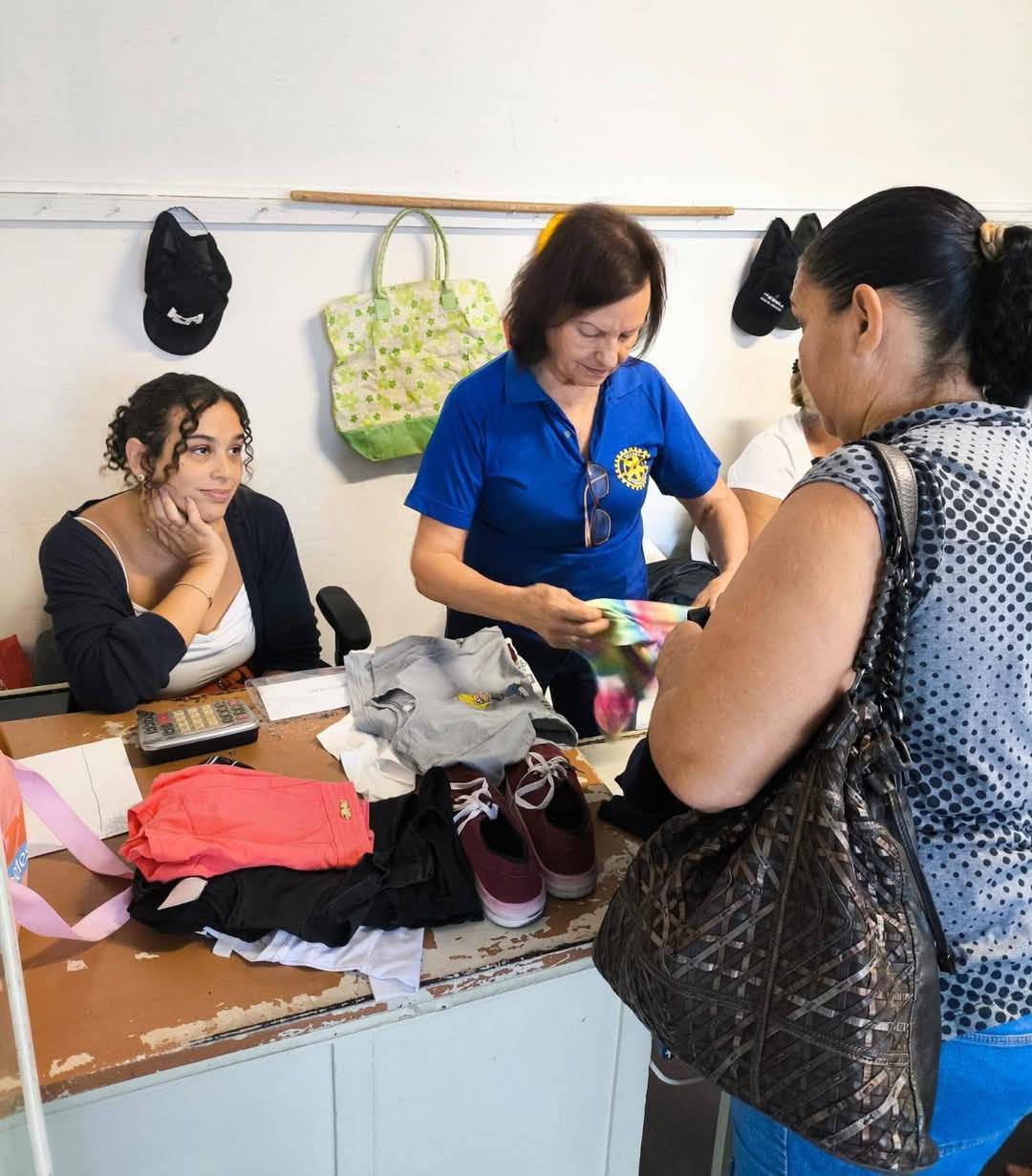 Rotary Club de Lins realiza bazar da pechincha