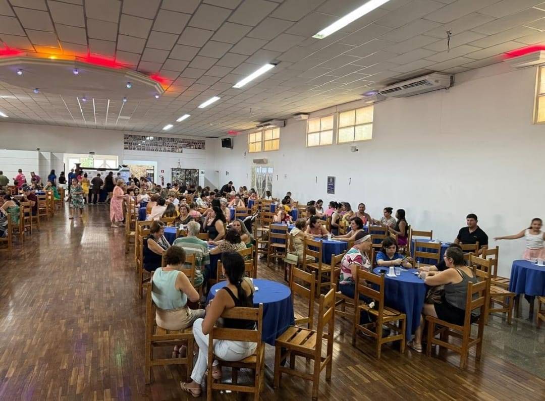 Casa da Amizade de Itápolis, com o apoio do Rotary Club e do Rotaract, realizou o Chá Beneficente em prol ao Grupo São Pelegrino