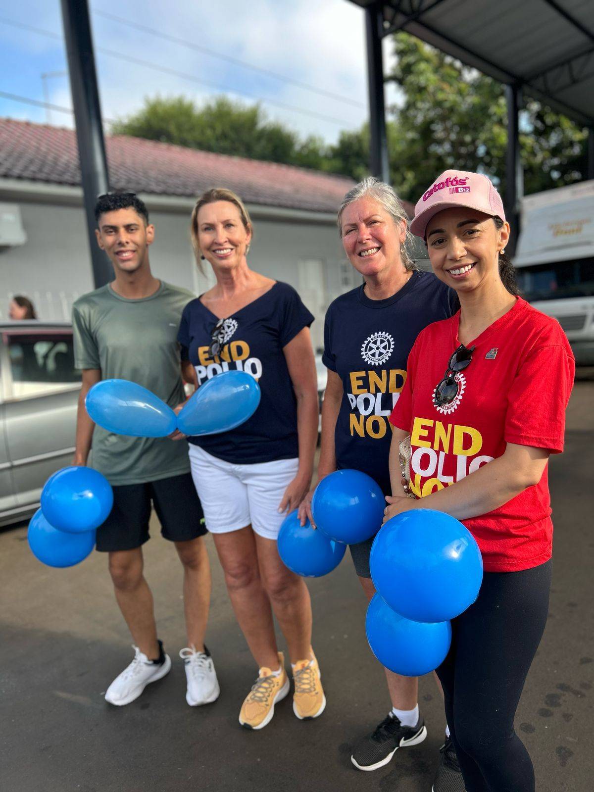 Rotaractianos e Rotarianos presentes na 2ª Caminhada da Inclusão