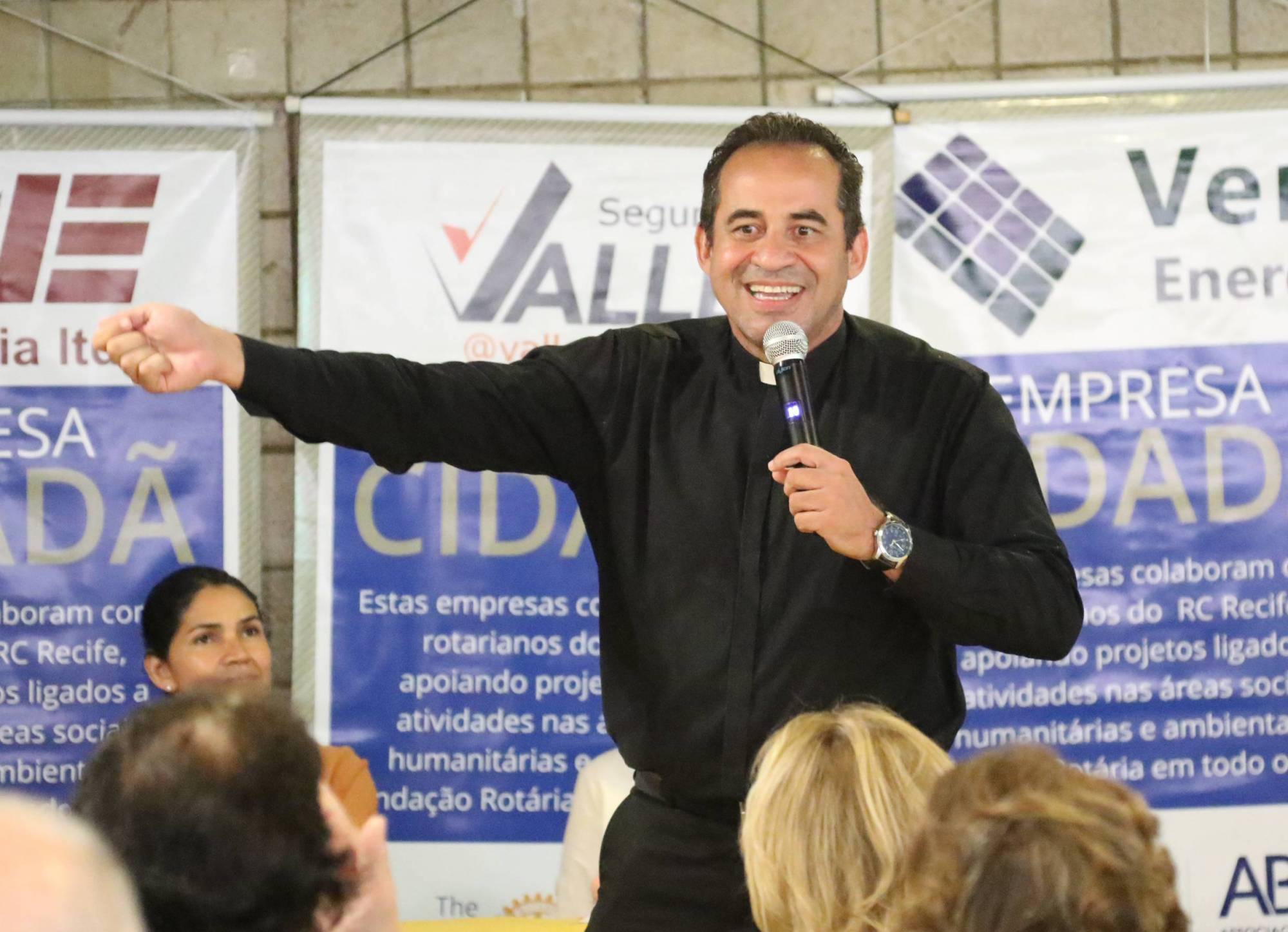 Palestra “A Importância da Espiritualidade na Vida das Pessoas – Com o Padre Arlindo – Vigário da Paróquia de São Pedro em Tamandaré. 