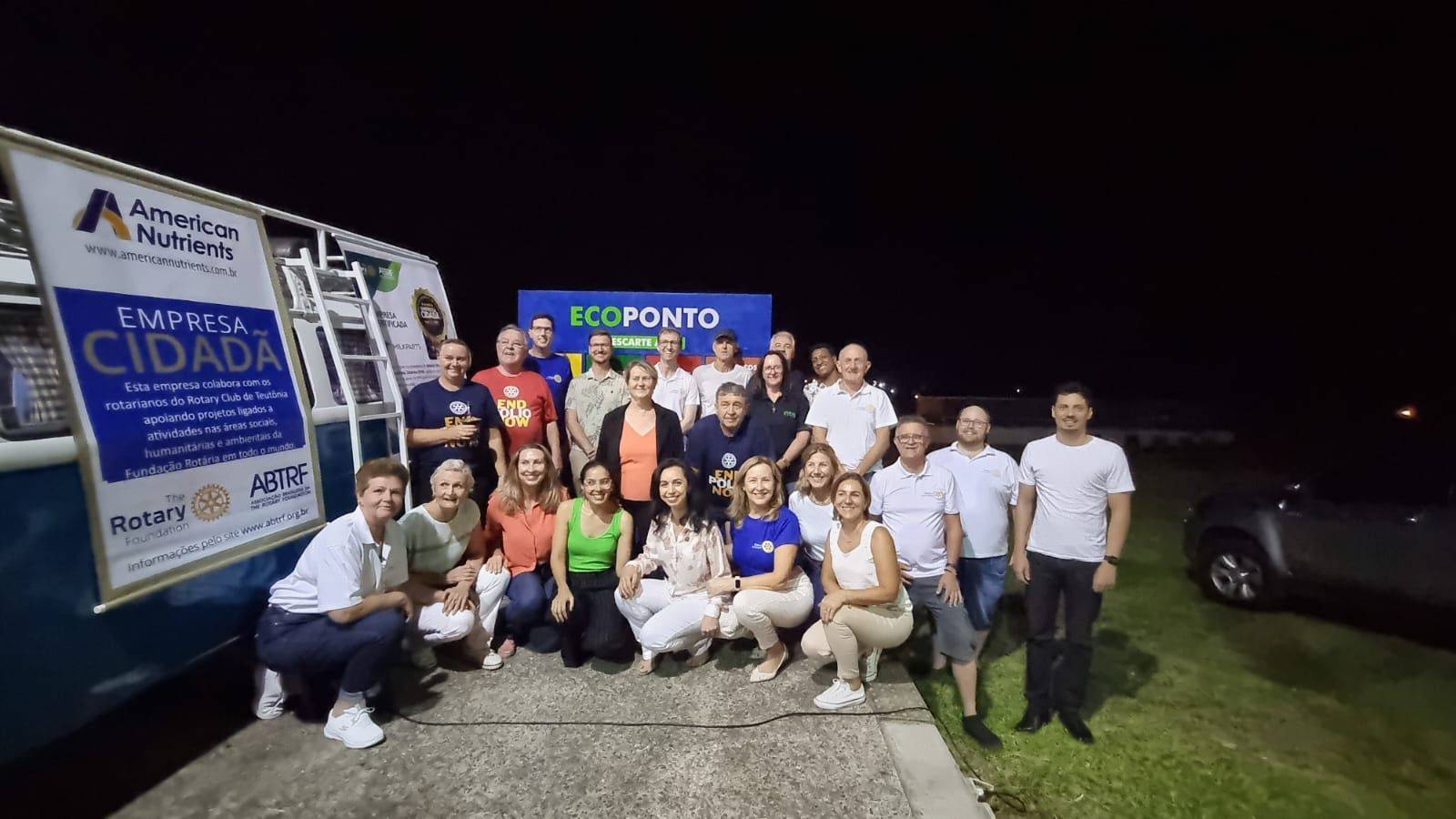 Rotarianos presentes na inauguração