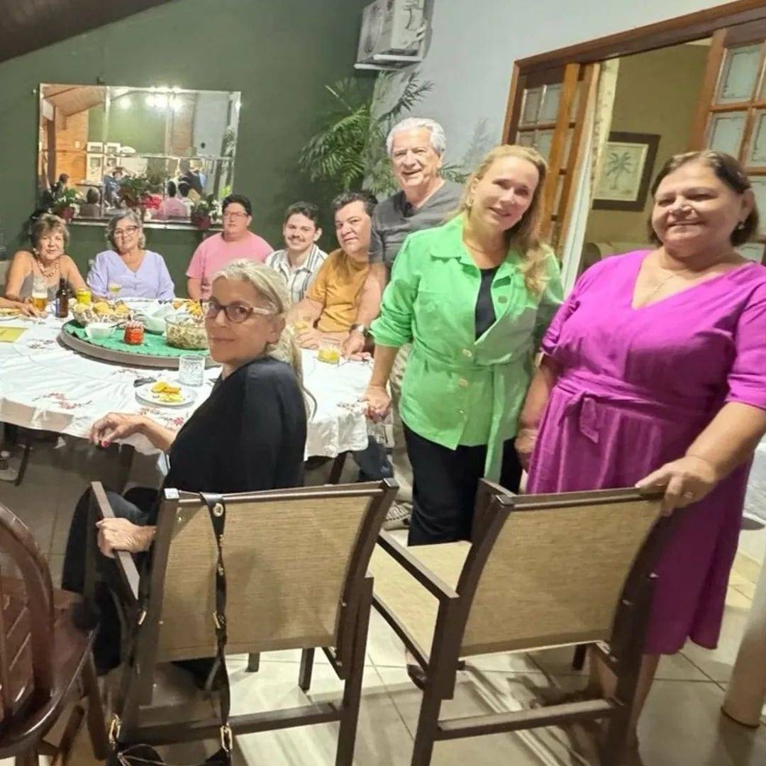 Rotary Club de Colina realiza reunião com a presença do Gov. Assistente Júlio Amorim