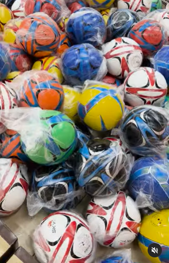 DOAÇÃO DE BOLAS PELA HYUNDAI AO PANORAMA FUTEBOL CLUBE