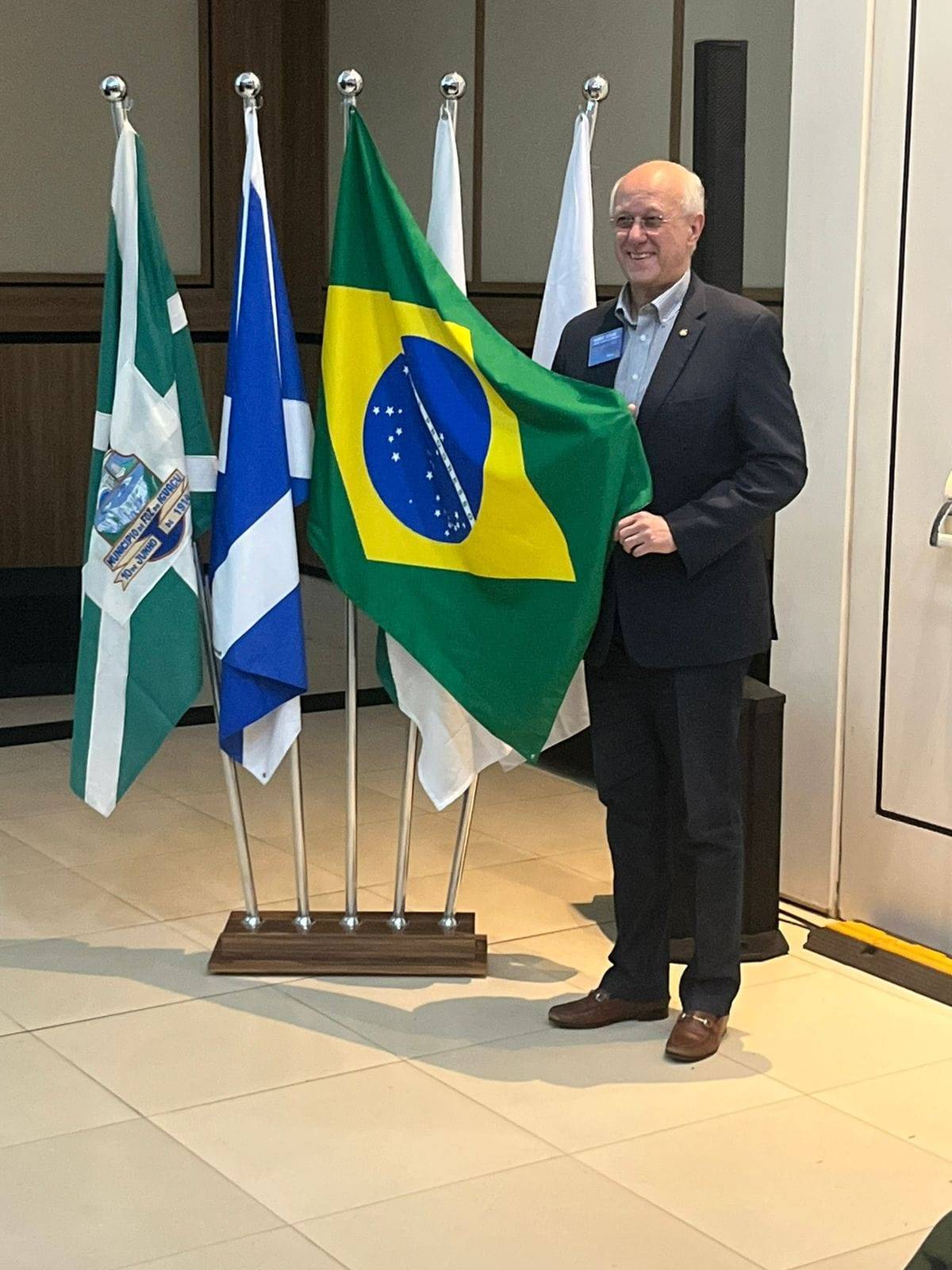 Aniversário de Mário Cesar de Camargo.