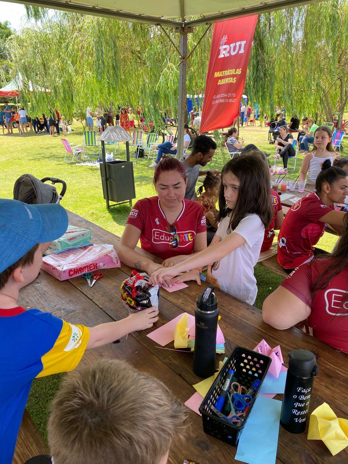 Rotary Club de Marechal Cândido Rondon no encerramento do Agita Rondon com sua tenda e campanha de divulgação da vacinação contra a poliomielite.