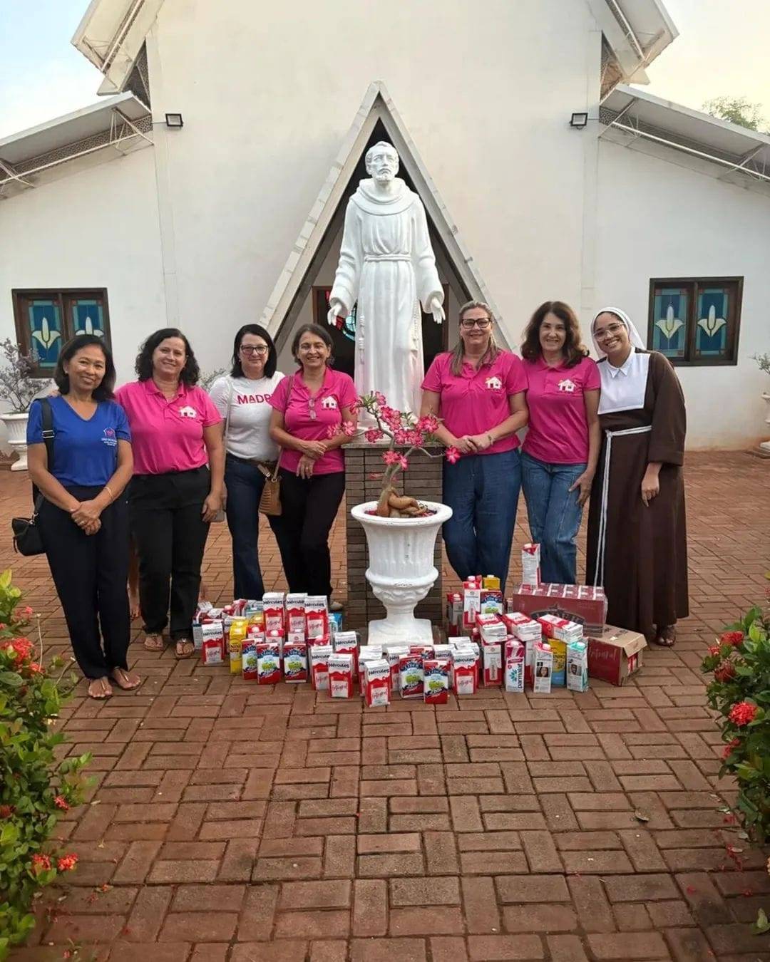 Casa da Amizade de Santa Fé do Sul arrecada 124 litros de leite para o Lar Madre Paulina